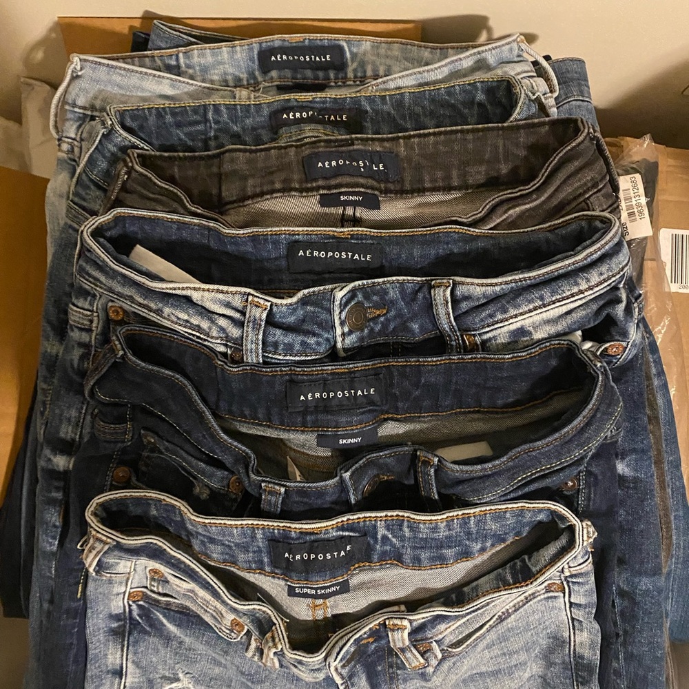 6 pair of men barely worn Aeropostale skinny jeans size 27waist and 28 length
